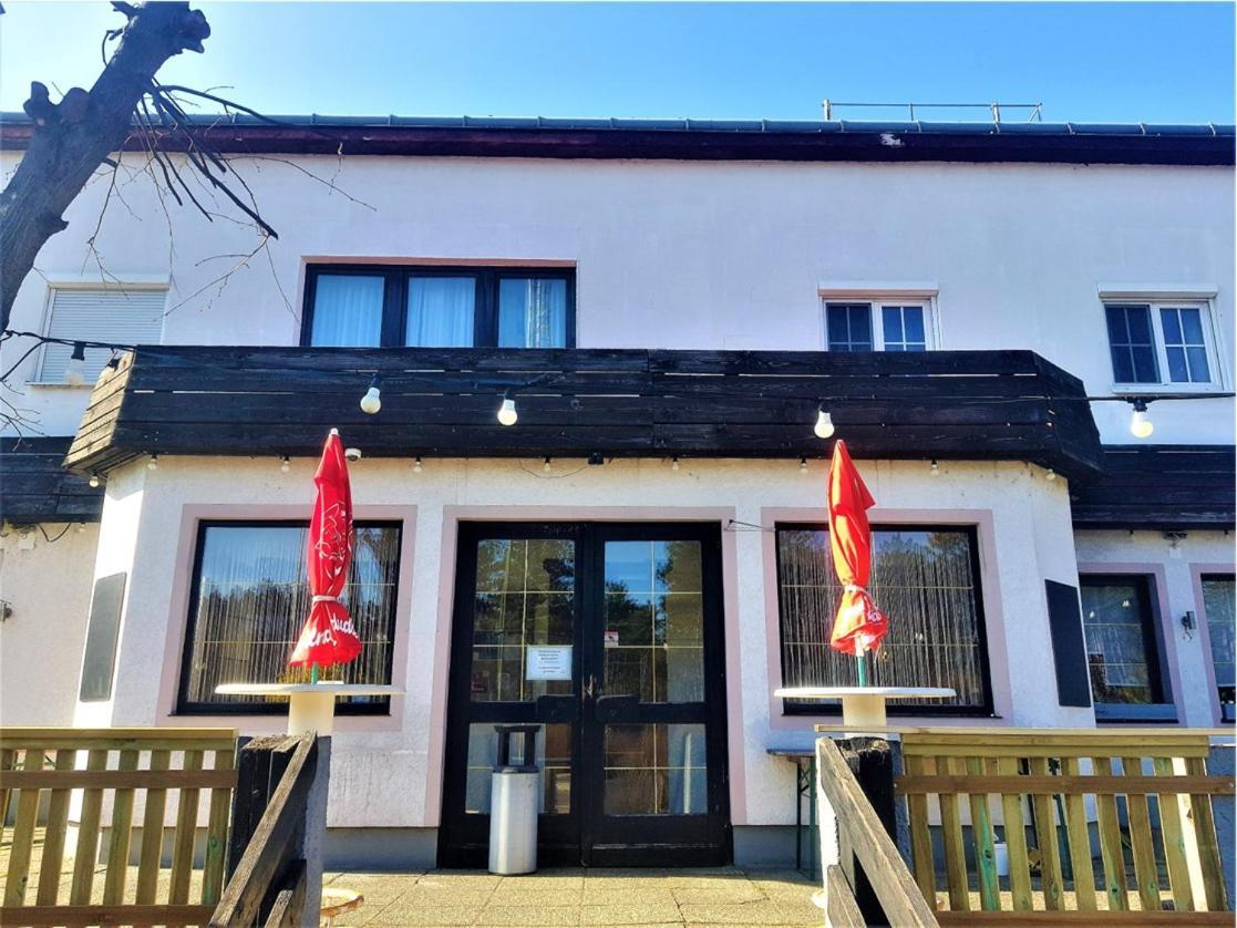 Pension Schwartzwirt Neusiedl am Steinfelde Exterior photo